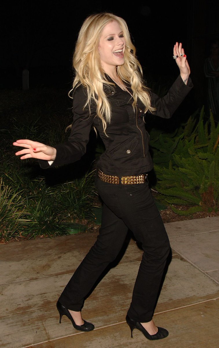 minasgfreal's tweet photo. avril lavigne, 2006 https://t.co/DToBcH99U4