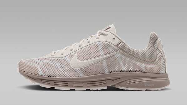_1STLook's tweet photo. Zoom Streak 3 (W)

Nike Official Images https://t.co/bAfwastphh