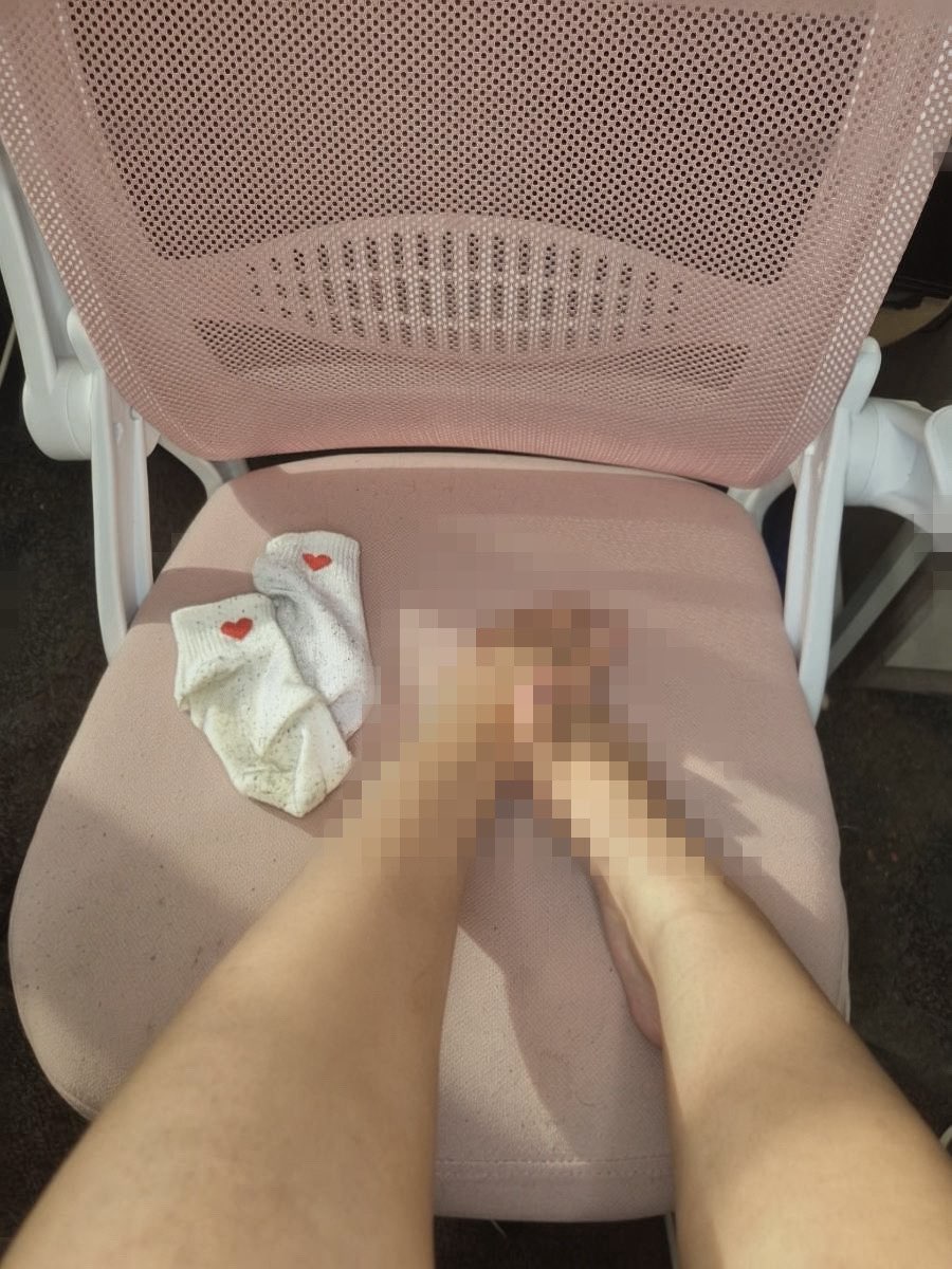 relapse4celeste's tweet photo. Oops… beta detected.
You only deserve pixel feet &amp; dirty socks🤣🎀

findom feetworship footslave https://t.co/hlWSIM4sle