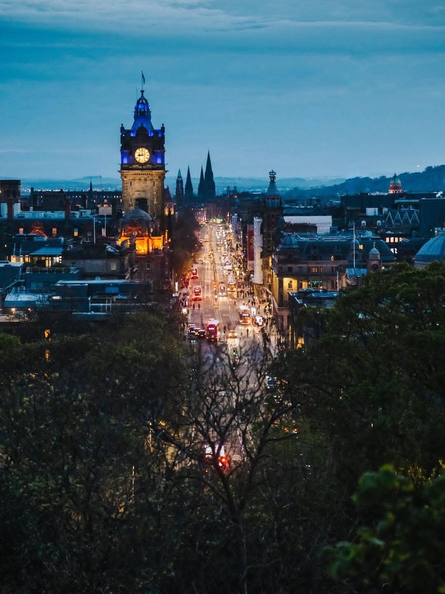 earthwhisperss's tweet photo. Edinburg Scotland https://t.co/eCEpGRT3fv