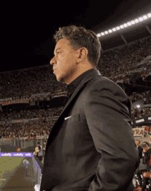 xaviercarp's tweet photo. Todos los caminos conducen, inevitablemente, a Gallardo, el mejor DT. No existe hoy un riverplatense con una espalda tan grande como la de él. Nunca debieron echarlo, porque un año malo lo puede tener y se lo banca. Además, cuando River perdía, sabía declarar. #River #RiverPlate https://t.co/TaeoleKdWx