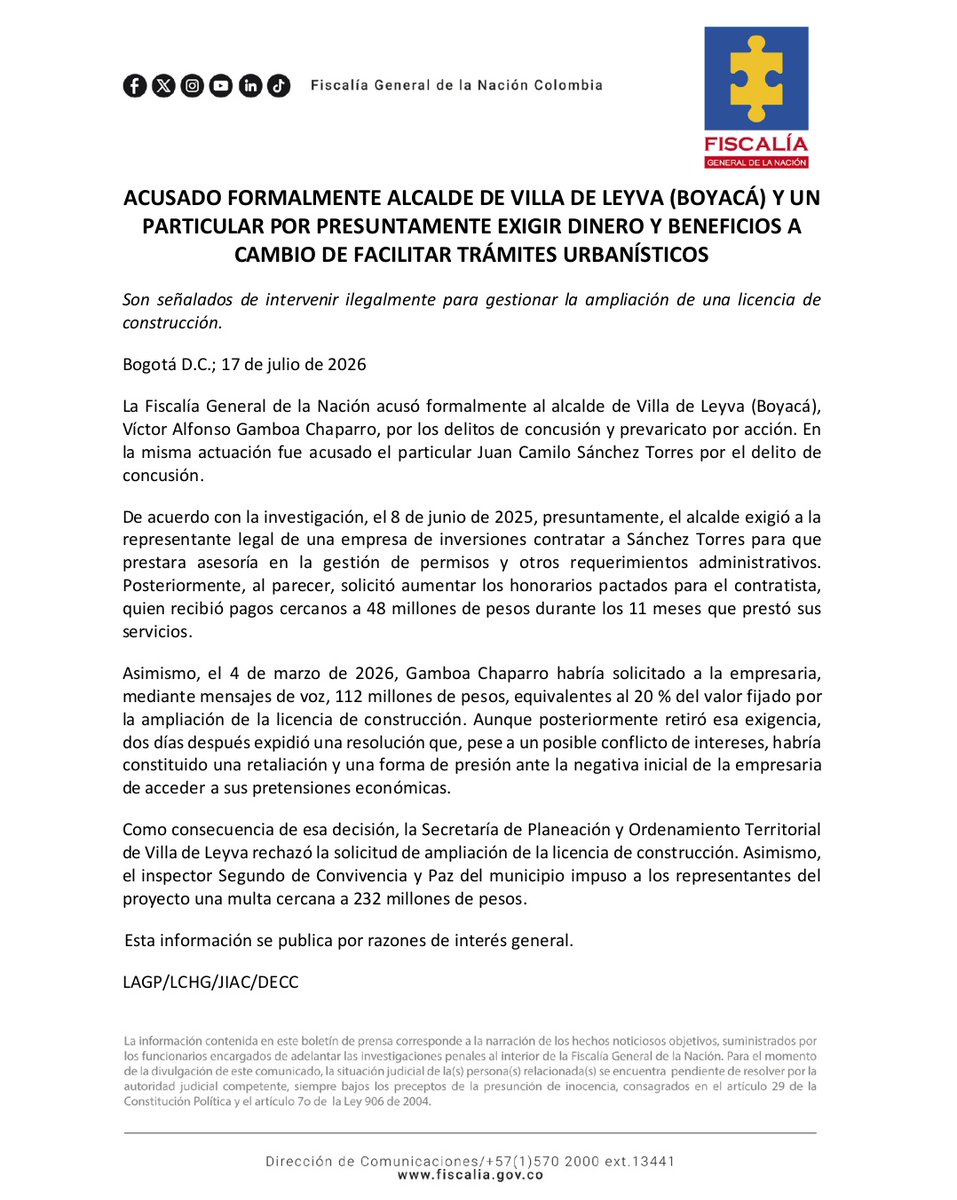 CaracolRadioTun's tweet photo. La @FiscaliaCol formalmente al alcalde de Villa de Leyva, Víctor Alfonso Gamboa Chaparro, por concusión y prevaricato, y al particular Juan Camilo Sánchez Torres por presunta concusión, por supuestamente exigir dinero para facilitar trámites urbanísticos. https://t.co/ltu9IEwpk8