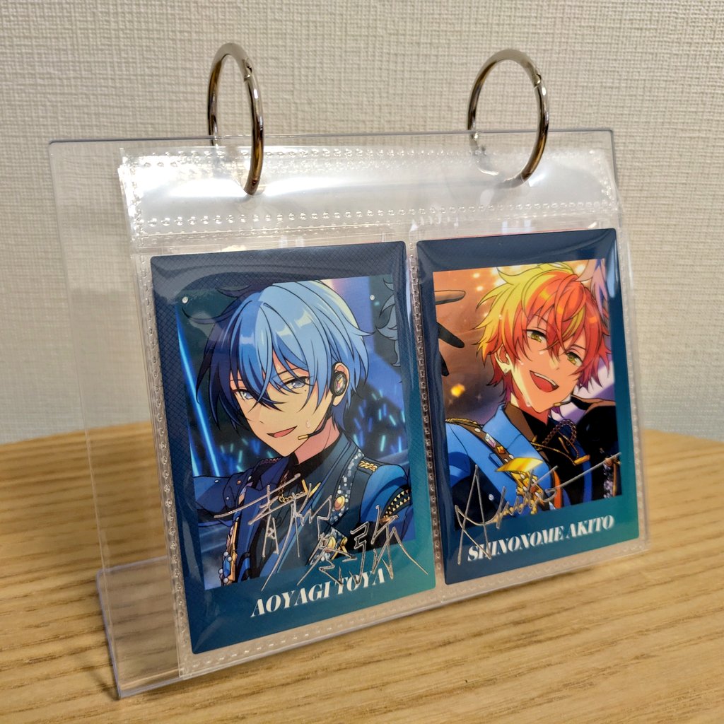 xcgKcf's tweet photo. ダ○ソーにカプ厨(私)のための商品あって神　ｪﾋﾟｶはスリーブ込だと縦が数㍉はみ出るけど横は余裕　ぱしゃ…つはスリーブ無しでぴったり入るくらい https://t.co/eYXoAaqRfv