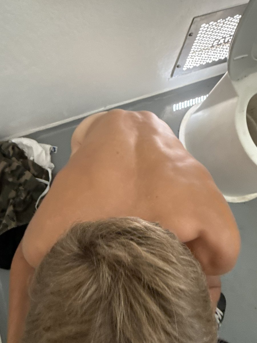 jjtzlm's tweet photo. Who else likes DL white boys with a tight hole? 🥵😋
Full video link in bio #straight #dl #mlm #nsfw #nsfwtwtًً https://t.co/JID0qhEFai