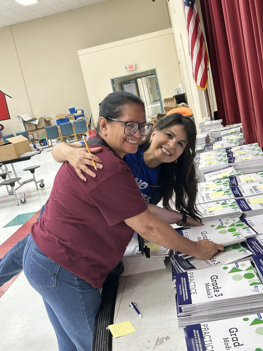 BESRams_SEISD's tweet photo. Coming together to get our teachers instructional materials ready for our students! Thank you all for the great teamwork, all hands in for our RAMS  @SanElizarioISD https://t.co/NAHQ54N3Ne