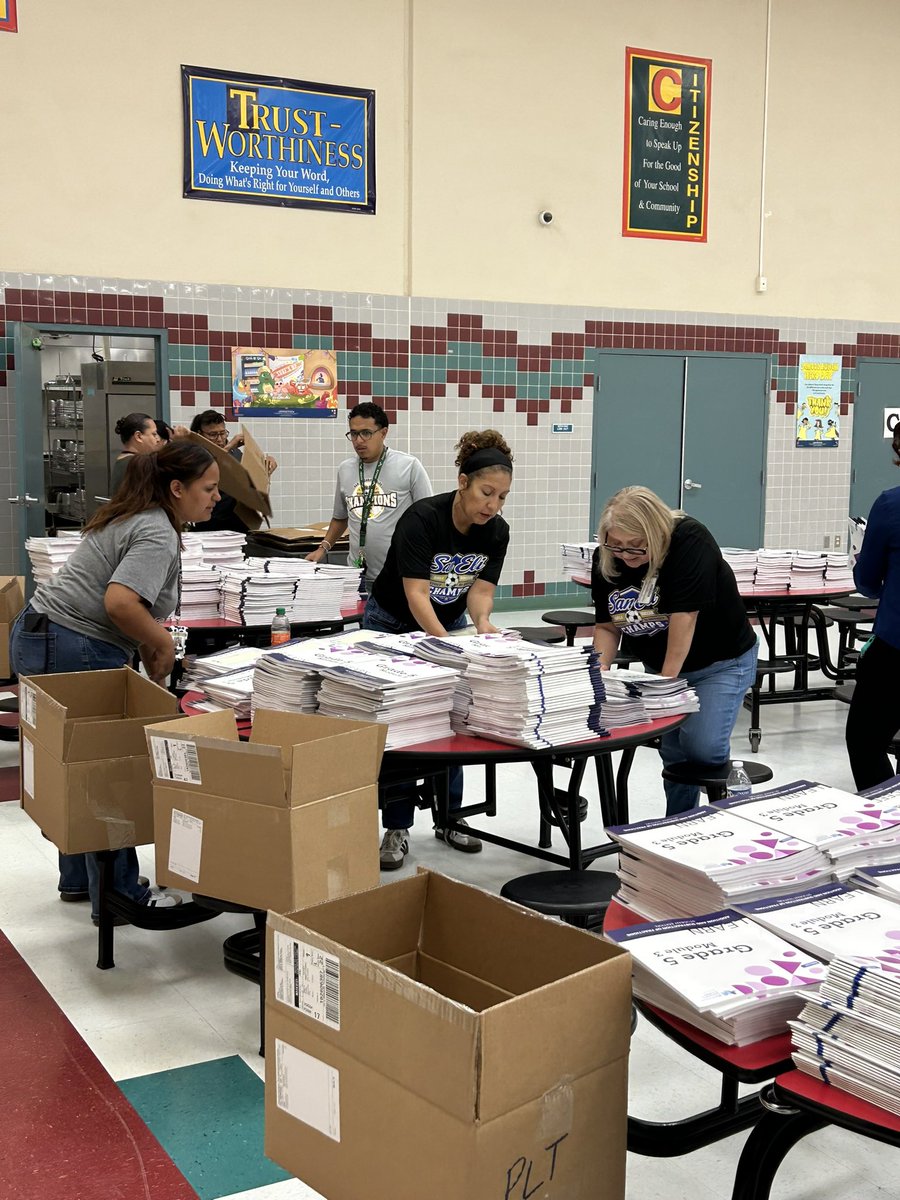 BESRams_SEISD's tweet photo. Coming together to get our teachers instructional materials ready for our students! Thank you all for the great teamwork, all hands in for our RAMS  @SanElizarioISD https://t.co/NAHQ54N3Ne