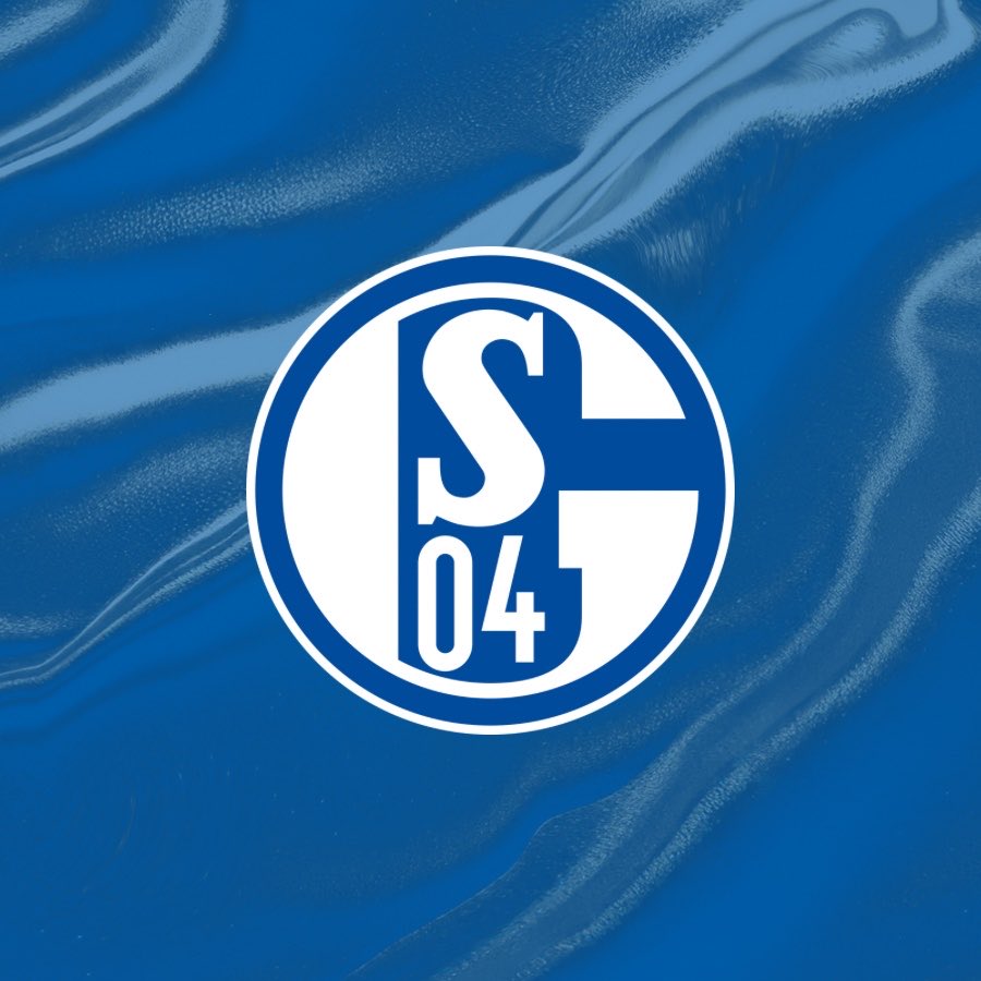 BundesInsider's tweet photo. ⚠️ O Schalke 04 já tem um acordo em termos pessoais com Igor Julio, mas a negociação ainda esbarra em questões financeiras.

As Gaivotas do Brighton estão dispostas a ajudar os Mineiros e reduzir a pedida pelo zagueiro brasileiro de 28 anos.

A tendência é que o negócio avance por um empréstimo com obrigação de compra, embora o acordo ainda não esteja fechado.

O Schalke 04 aumentou sua proposta recentemente, mas ela ainda não atende às exigências do Brighton.

As conversas seguem em andamento, com o desfecho em aberto.

🗞️ @Sky_Dirk