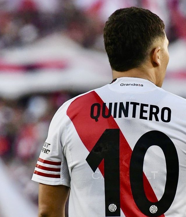 frabigol's tweet photo. Jugar fútbol no es tan fácil como parece. https://t.co/ICStLNcFCc