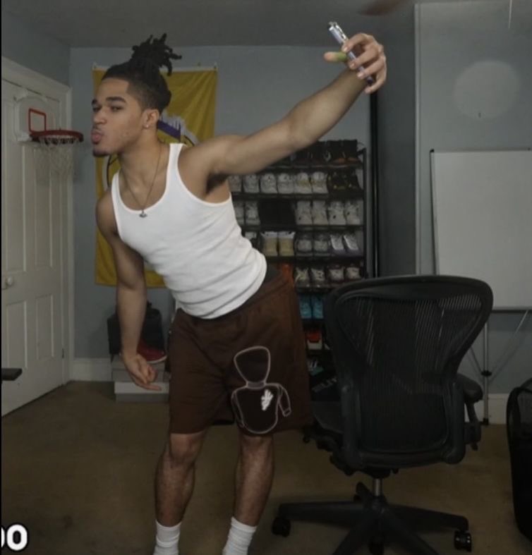 GoldiesLab's tweet photo. @H5163135237174 @Raw2dream @essylikesc @TheBHentel Hey boo, it was a joke not an assumption. As i stated in a previous reply i literally watch max my damn self to know hes not gay 💀 https://t.co/78l2YMscy9