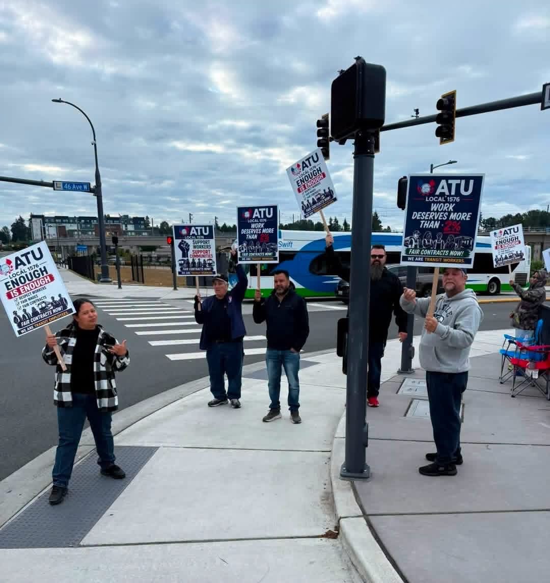 ATUComm's tweet photo. Our Local 1576-Lynwood, WA, members rallied to send a strong message to Community Transit that are united in their fight for a fair contract, better wages, and safer working conditions, including the installation of safety barrier doors to help protect our members from the growing violence on their system.  #OurVoiceOurPower