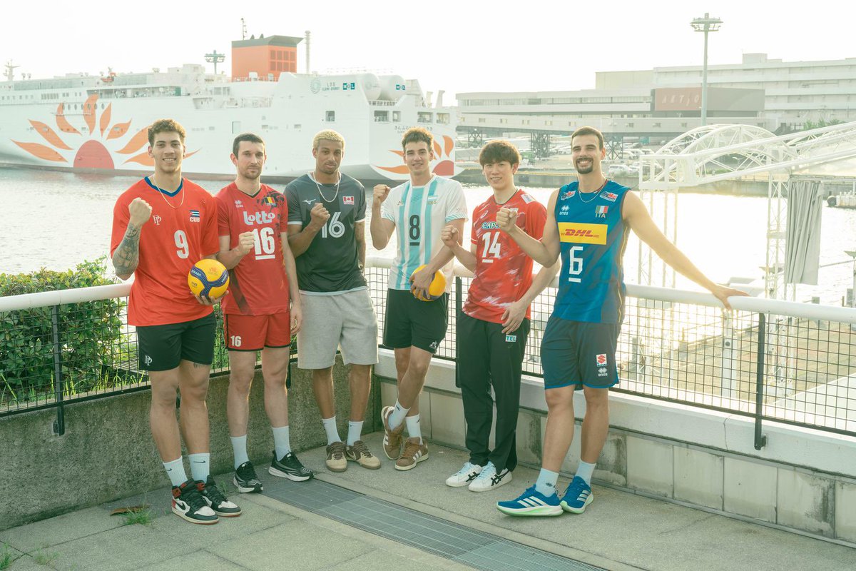 volleyballworld's tweet photo. #VNL2026: A LOOK BACK AT CAPTAINS’ DAY. 📸

Before the first serve in Osaka 🇯🇵, the captains came together for a photo session with the city’s bay as the backdrop. 🌊✨

🏐 #BePartOfTheGame #Volleyball https://t.co/8FdRjIWQlq