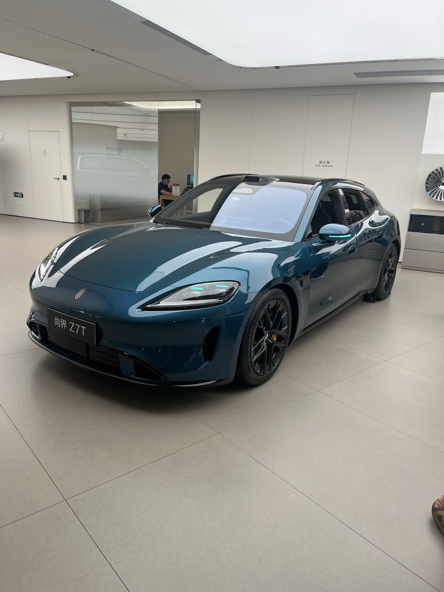 maejaga32's tweet photo. 中国の車のかっこいいし、内装のクオリティーめちゃ高いけど、どこか何かの車に似てる… https://t.co/MzeDoV4ACJ