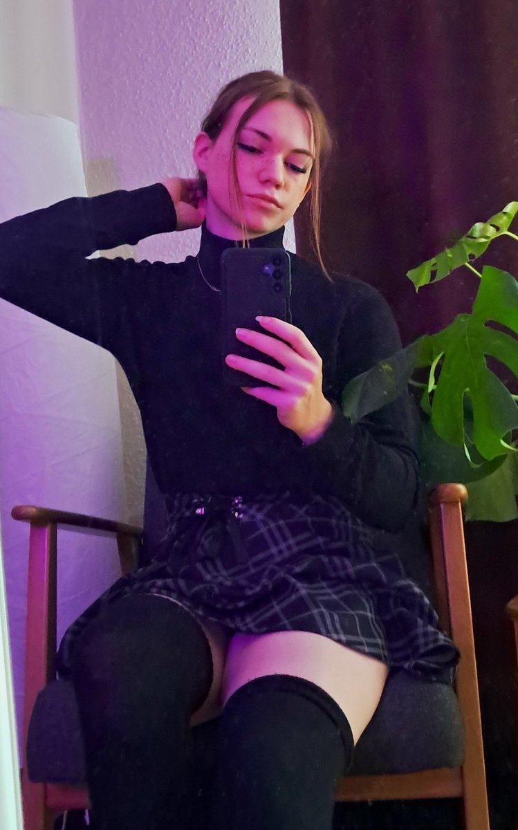 LeoFemy's tweet photo. Sometimes a boy just wants to be a bit cute :3
#femboy #twink #nsfwtwt #paypig https://t.co/paLWQzwdyw