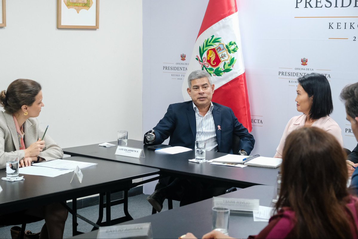 ope_peru's tweet photo. La presidenta electa, Keiko Fujimori, sostuvo una reunión de trabajo con la vicepresidenta para América Latina y el Caribe del Banco Mundial, Susana Cordeiro Guerra, y representantes de dicho organismo, con quienes abordó una agenda de trabajo para los próximos cinco años, con especial énfasis en las acciones de prevención frente al fenómeno El Niño. @scordeiroguerra