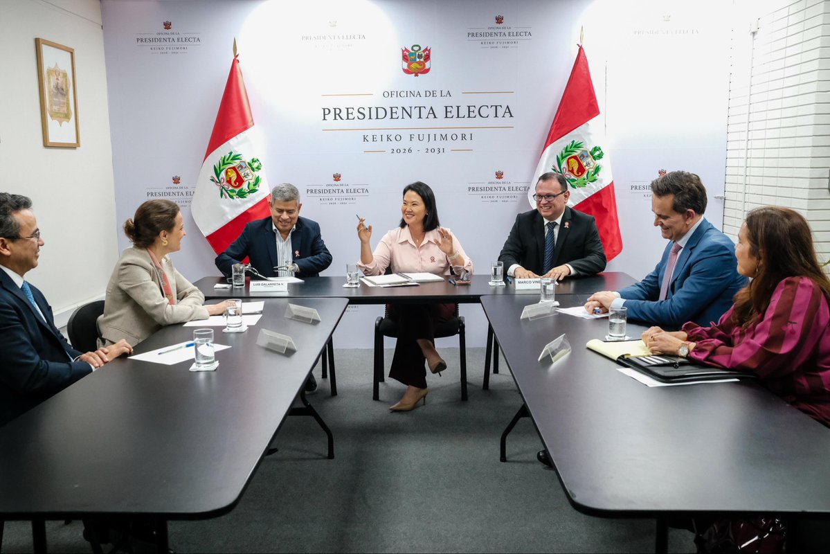 ope_peru's tweet photo. La presidenta electa, Keiko Fujimori, sostuvo una reunión de trabajo con la vicepresidenta para América Latina y el Caribe del Banco Mundial, Susana Cordeiro Guerra, y representantes de dicho organismo, con quienes abordó una agenda de trabajo para los próximos cinco años, con especial énfasis en las acciones de prevención frente al fenómeno El Niño. @scordeiroguerra