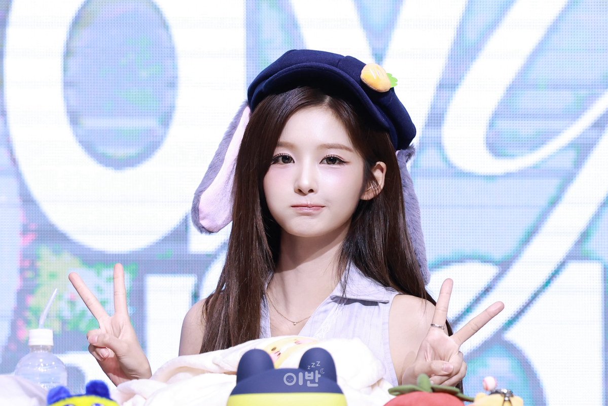 bin_you1000's tweet photo. 260710
🐰🚔
 #NMIXX #엔믹스 #SULLYOON #설윤 https://t.co/u8s8Zl7fsj