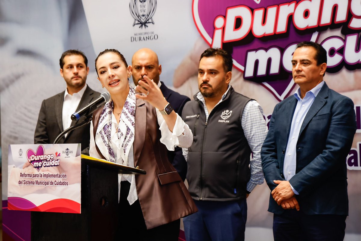 josejoseantonio's tweet photo. ¡Vamos por un Durango más humano, justo y solidario para la gran familia! 🤲🏼
Con #DurangoMeCuida ❤️ damos un paso histórico para reconocer y respaldar a miles de personas cuidadoras, que todos los días dan su tiempo y corazón para acompañar a quienes más lo necesitan. 🙋🏽‍♀️👨🏼‍🦳👩🏽‍🦱🧓🏼

En casa, #EsteEsElCamino. 🐺
