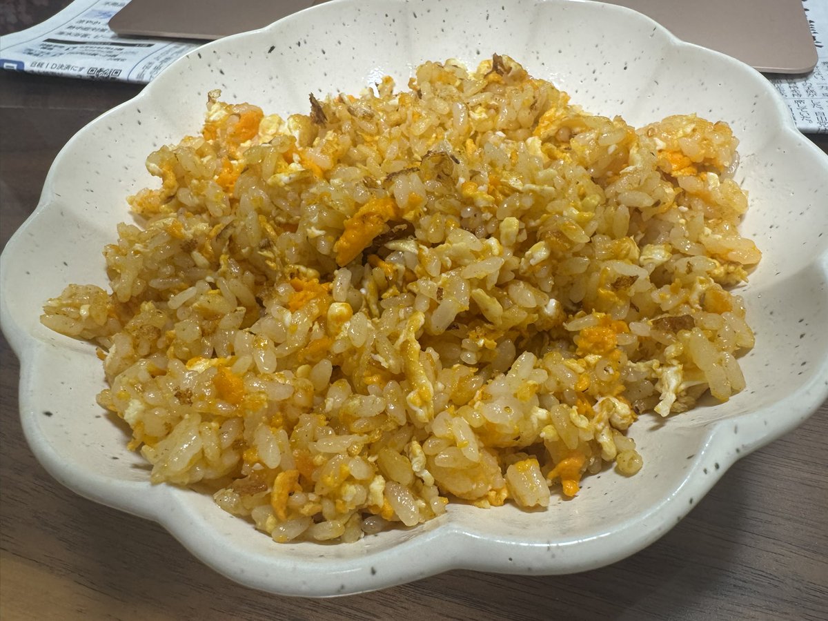 TB1235467's tweet photo. 塩

胡椒

卵二つ

白飯

チャーハン

原価　50円あるかないか

生きるだけで難しいではないです

平和な日本にいるから https://t.co/jIsavD333Y