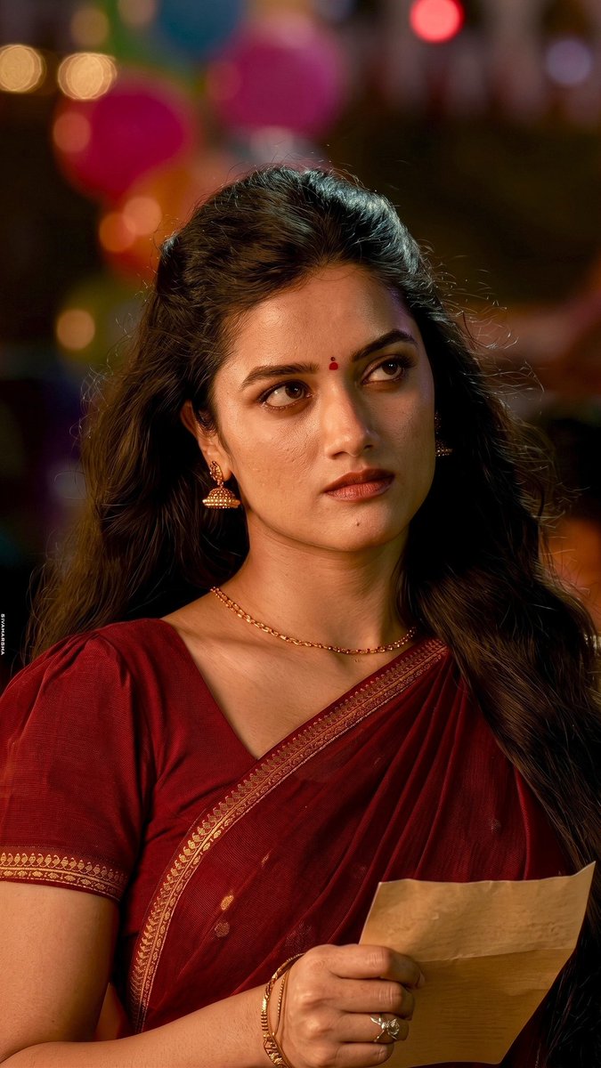 as35752's tweet photo. Bhagyashri Borse beauty 😍😗 

#BhagyashriBorse https://t.co/0ZQ5Pv5ABH