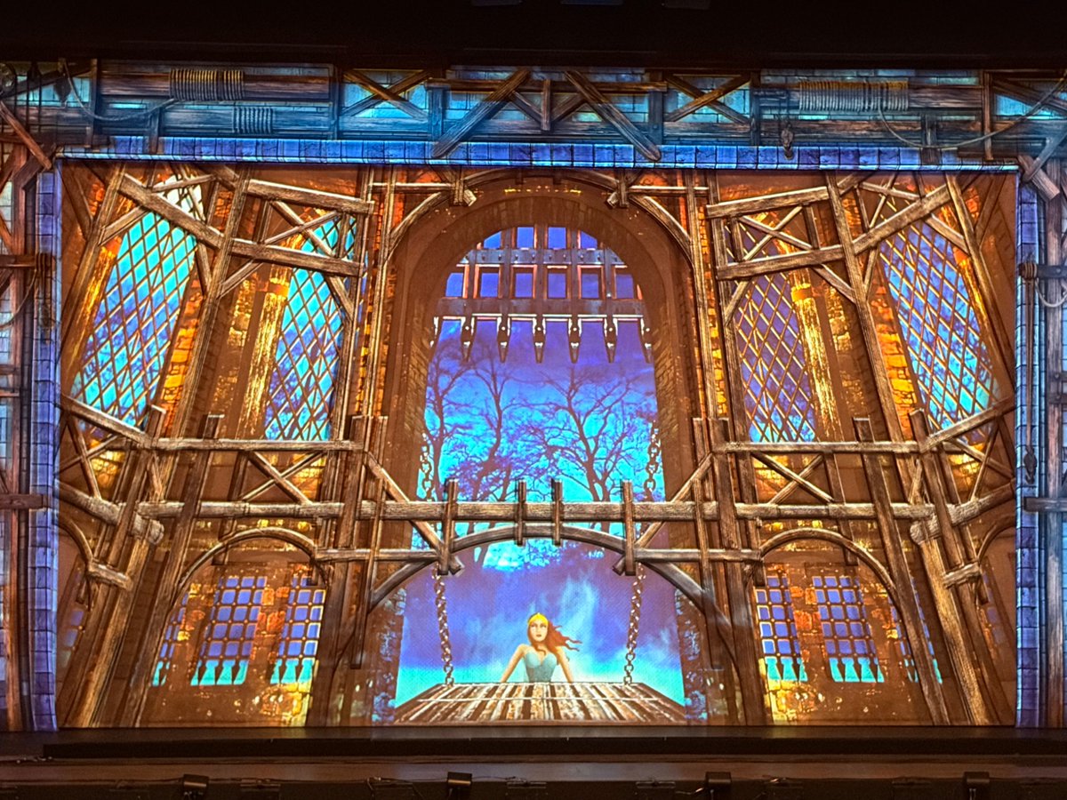 chollenback's tweet photo. Even the Canadian smoke couldn’t keep a packed house away from Spamalot in Milwaukee! (Even if the smoke is a decent metaphor for this administration!) Thanks for the laughs, Ser @EricIdle 🎭🫶🏼 https://t.co/Wh5IOq5fcO