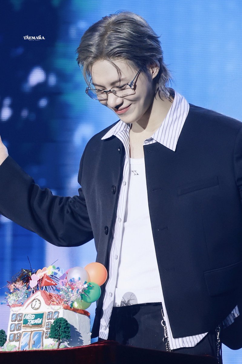 taemara_'s tweet photo. ᴴᴬᴾᴾᵞ ᵀᴬᴱᴹᴵᴺ ᴰᴬᵞ
🎂🎂🎂
#여름에피어난_태민이의계절 
#HAPPY_TAEMINBDAY https://t.co/KUTAoaJWxG