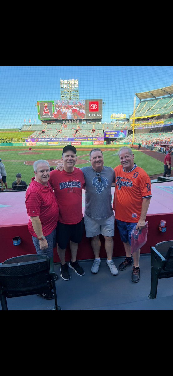 MTUpodcast82's tweet photo. The knuckleheads!!! Our family at the Detroit at Angels game! Left to right, Rich in LA, Mike from OC, Jimmy from OC and Birthday boy Robby in Michigan/Arizona! ❤️⚾️🧵 @MadDogRadio @MadDogUnleashed @BillZotti @BillChevyChase @AdamSchein @1TomByrne @JudgeTorre @TheBobStew https://t.co/Walghr9QNr