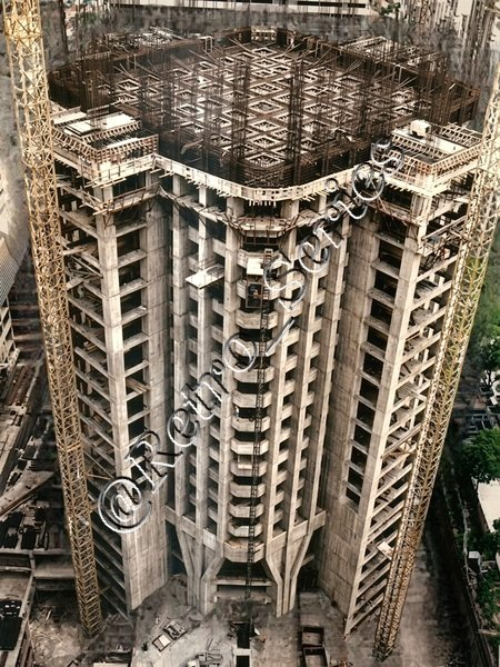 Fantasma_956's tweet photo. Prohibido Olvidar:

Aquí un foto de la construcción de una de las Torres de Parque Central en Caracas - años 70. 

Ni Diosdado Cabello la pudo destruir cuando la Incendio para borrar evidencia en 2004 de su corrupción cuando fue Ministro de Infraestructura https://t.co/8sXZCEaS9A