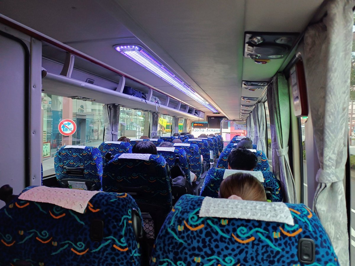 hanebus12's tweet photo. 2026年7月18日
鹿児島交通観光運行
桜島号
鹿児島本港7時25分発
福岡天神行
鹿児島200か1537

満席にて運行中
土曜日は自家用車が多い

#鹿児島交通観光
#桜島号 https://t.co/1Oo5d4wQrE