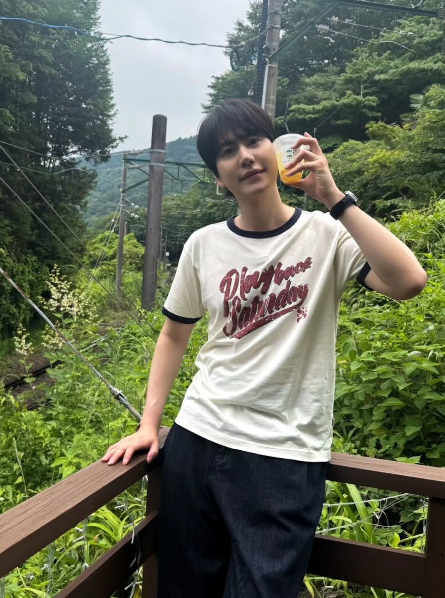 gyugyu8889's tweet photo. 히힣 규혀니이이이 
https://t.co/H1Uncnq70S https://t.co/gM8KxI9LGt