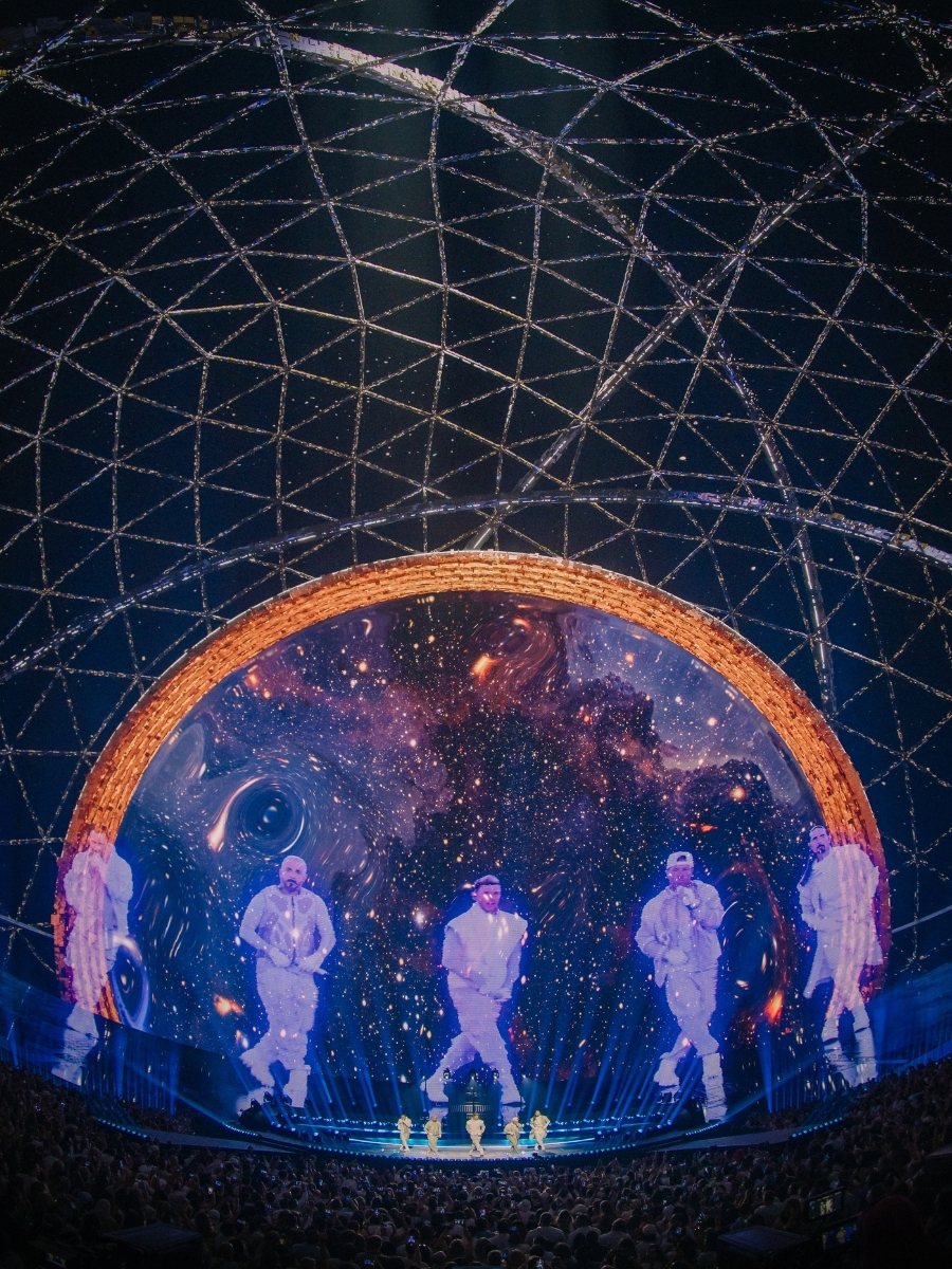 SphereVegas's tweet photo. This weekend's view with @backstreetboys 🌌 🛸 🚀

📸: @richfury // Sphere Entertainment https://t.co/3uMUXzoViy
