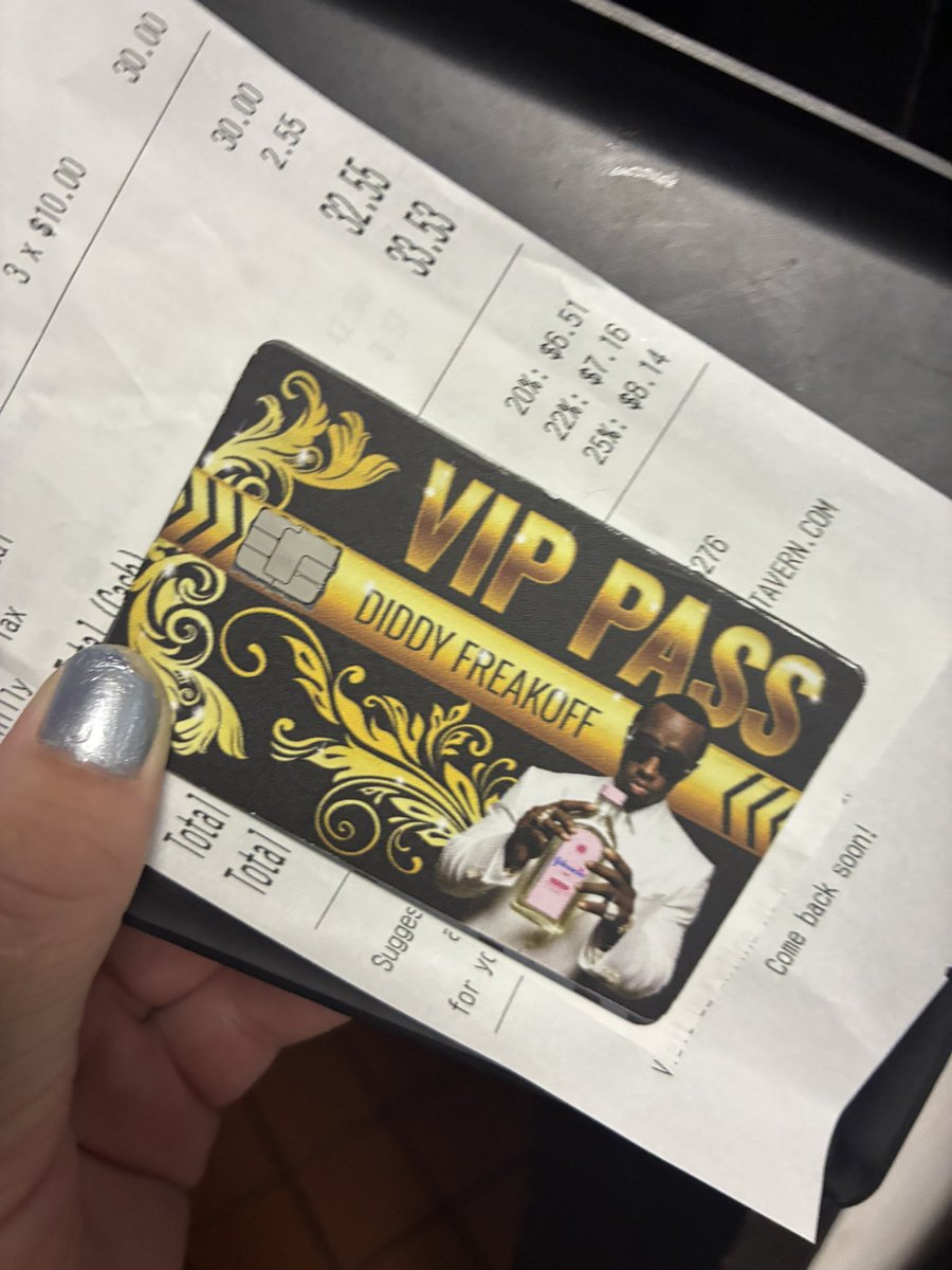 ashleyqsucks's tweet photo. guy said please I’m sorry about my card https://t.co/jI0VJ2QRYH