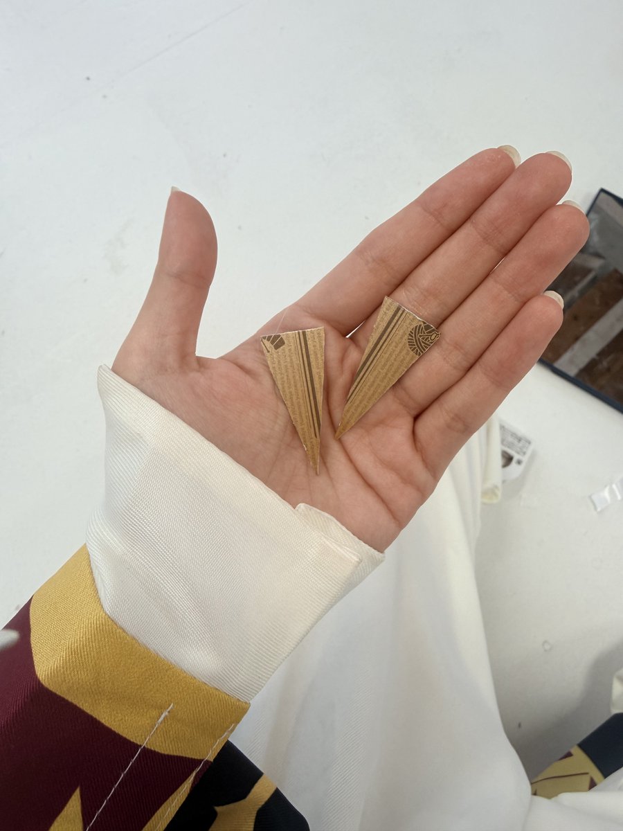 mmne_OO8's tweet photo. 💧の撮影でピアス忘れて財布の中にあったもう使ってないユザワヤのカードから錬成してなんを逃れたの未だにおもろい
ユザワヤ、いつもありがとう https://t.co/ME5GpGQfBi
