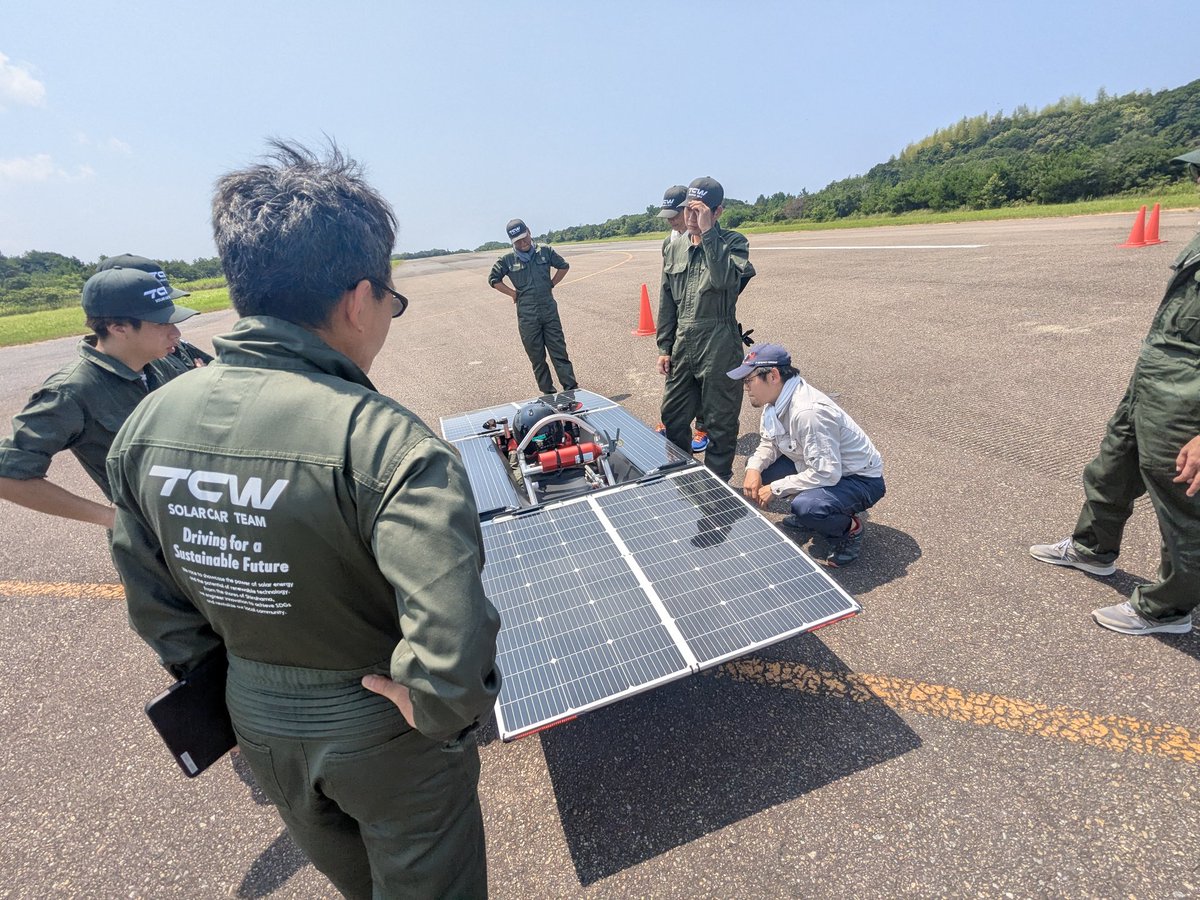 TeamCabreo's tweet photo. おはようございます🌞
本日は白浜空港旧滑走路にて、トヨタカローラ和歌山ソーラーカーチームさんの試走のサポートです👩‍🔧
#トヨタカローラ和歌山 #トヨカロ和歌山 https://t.co/BtNgKzwIL7