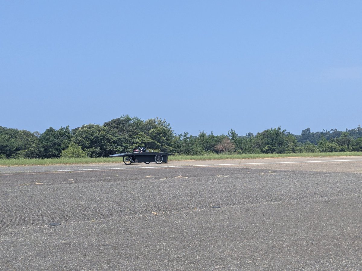 TeamCabreo's tweet photo. おはようございます🌞
本日は白浜空港旧滑走路にて、トヨタカローラ和歌山ソーラーカーチームさんの試走のサポートです👩‍🔧
#トヨタカローラ和歌山 #トヨカロ和歌山 https://t.co/BtNgKzwIL7