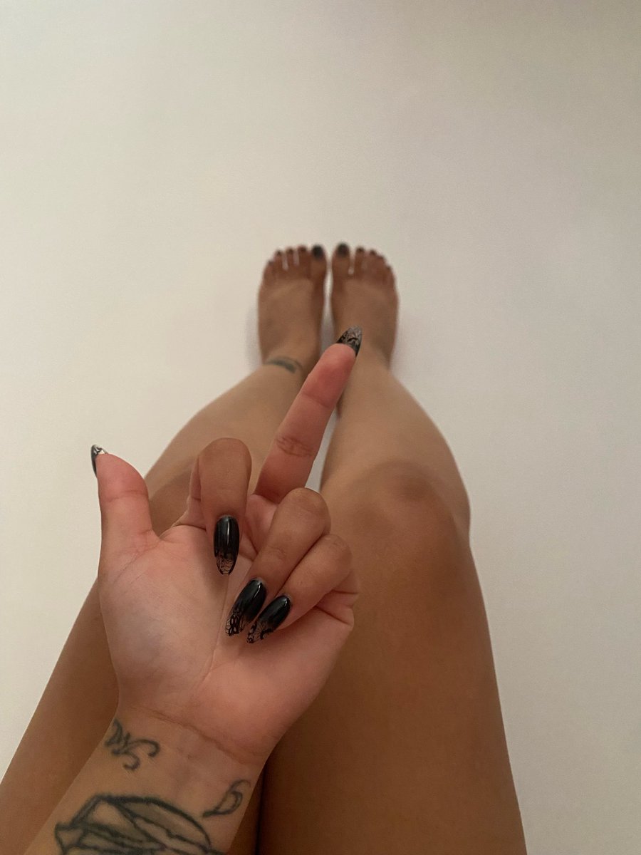 Goddessdemonia2's tweet photo. Any subs in Chicago want to spoil me and be apart of a fetish photo shoot? Tribute me and we can talk details. It would be very exciting for you to have the honor in being apart of something artistic with a rush of being told what to do by a powerful woman. https://t.co/0h775EySG1