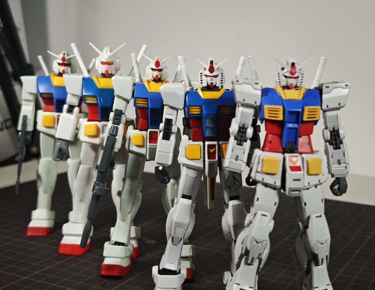 とまともでる I often think about this and am amazed that decades-old Gundam