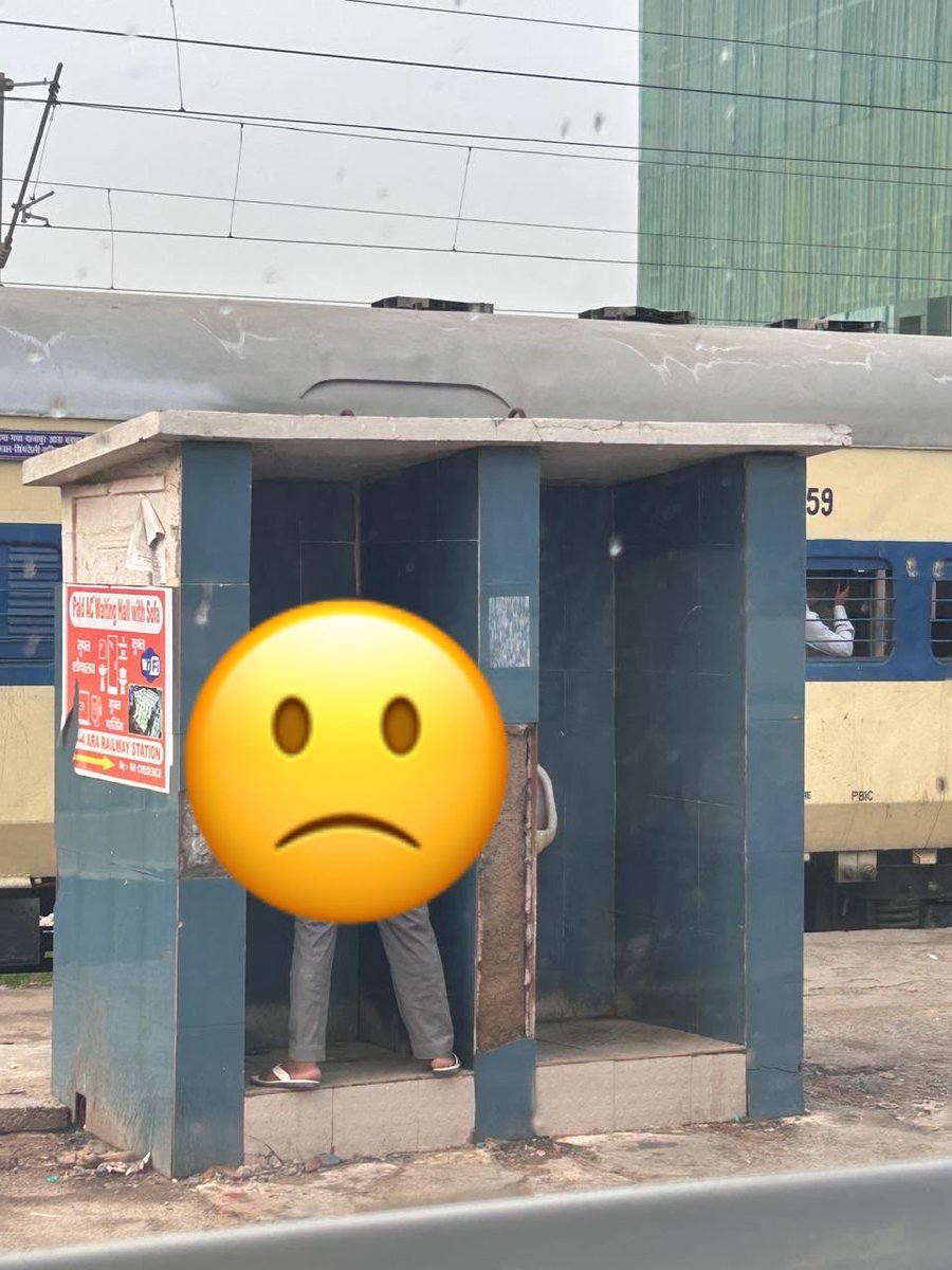 PixelAnand's tweet photo. @indianrail @drmdnr Sir, can we save railway passenger from this embarrassment and uphold the dignity of railway passenger? Please install a gate and clean the urinal. Location - Ara junction https://t.co/DokZ46SqIp