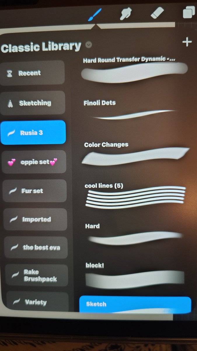pangkhara's tweet photo. i lost the post about someone searching for one of these brushes. the one ‘cool lines (5)’ and i cannot find the person to ask them about this one... fuck. https://t.co/DYaALRPYPr
