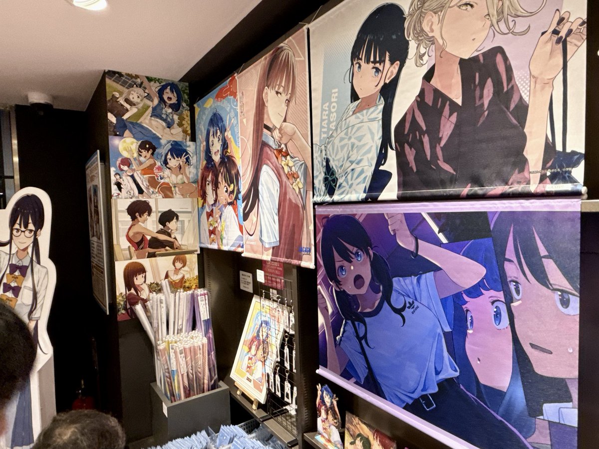 yume_make498's tweet photo. 終了～、夢子買えた✌️
なぜかトレカ29枚💦

『負けヒロインが多すぎる！ 9』 アクリルキーホルダーセットはまだ未入荷、来週か再来週とか。。🥲
#マケイン
#三省堂池袋 https://t.co/XrSXdSjWHV