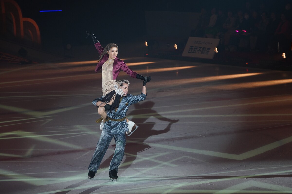 stage_natalie's tweet photo. 【会見レポート】鍵山優真ら出演、バラエティに富んだPIW新シリーズ「THE REVUE ON ICE」が新横浜で開幕（舞台写真あり）
https://t.co/EGk3tqUGh8 https://t.co/wSop648JzN
