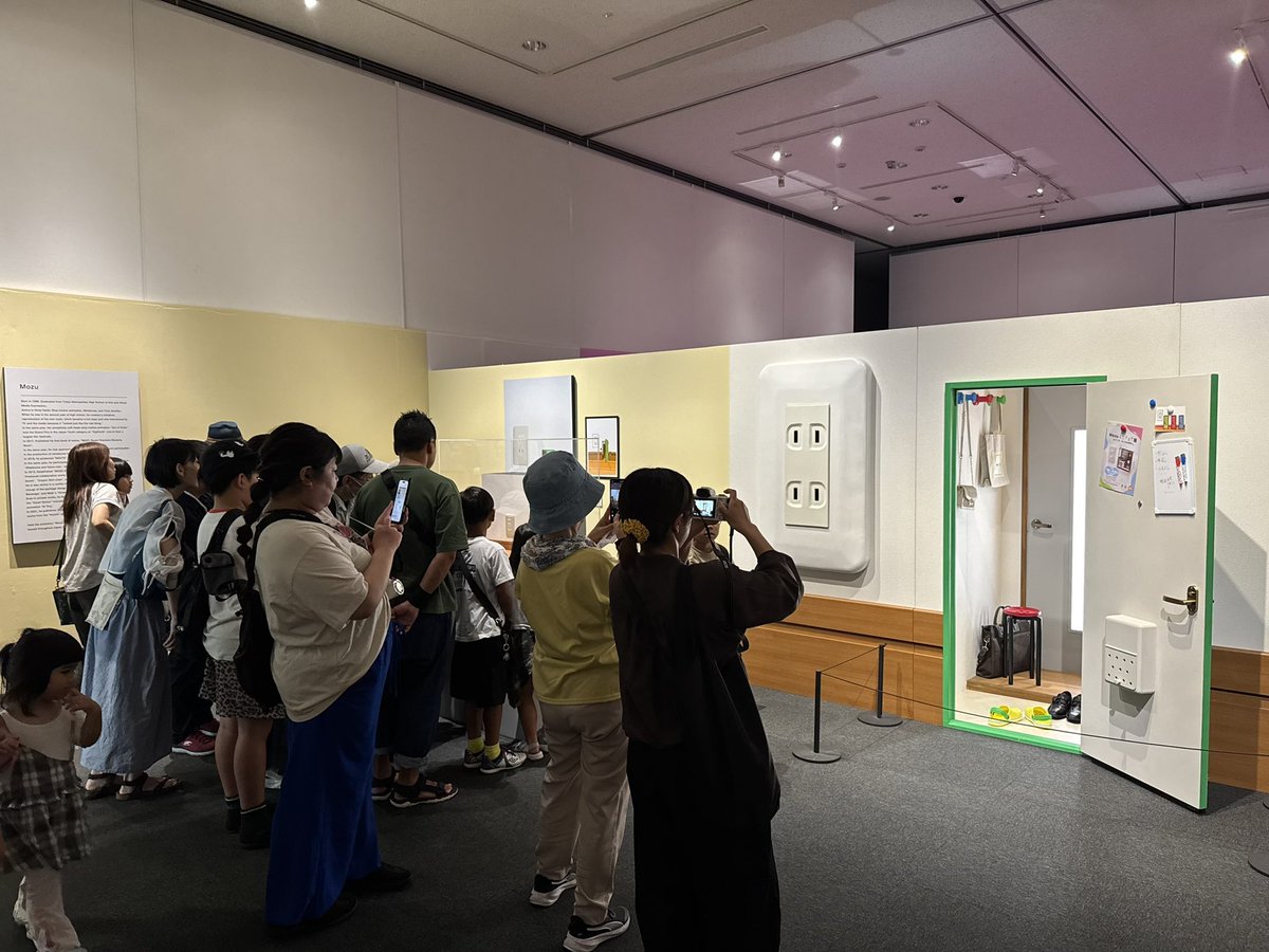 mozu_miniature's tweet photo. #Mozuミニチュア展 in岡山
岡山シティミュージアムにてopenいたしました🍑✨

そして本日はなんと！サイン会とトークイベントがございます！

【サイン会時間】
①11:00〜 ②13:00〜 ③14:00〜
【トーク時間】
15:00〜

詳しくはホームページをご覧ください！！
https://t.co/vN1C2XYnqE https://t.co/m2KAUhViyf