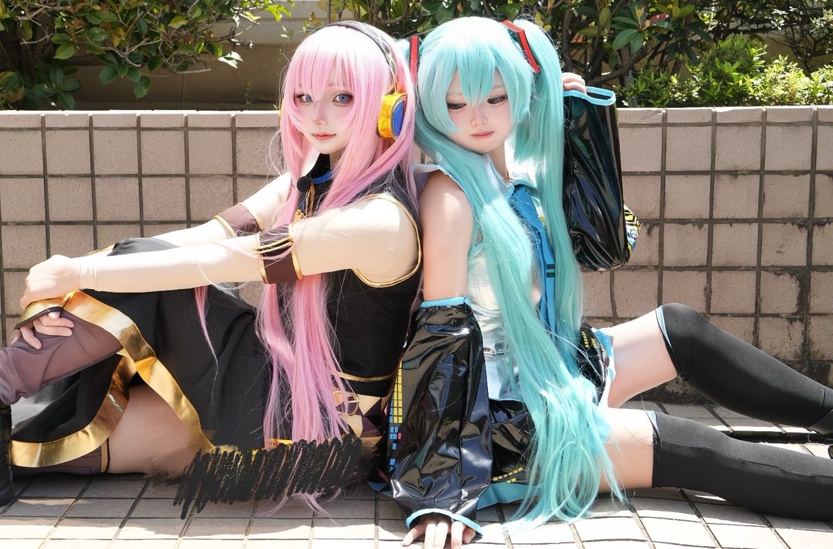 yu_nyaku's tweet photo. 🩷🩵
 #VOCALOIDコスプレ 
 #巡音ルカコスプレ https://t.co/raIY7PSMoj