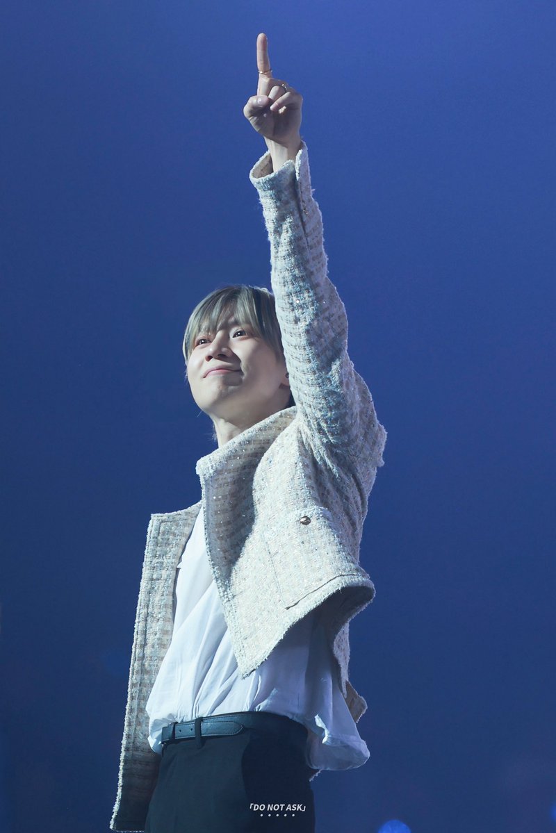 Donotask0718's tweet photo. 💛 Happy TAEMIN's Day 💛

#여름에피어난_태민이의계절
#HAPPY_TAEMINBDAY https://t.co/PqindA8ZIw
