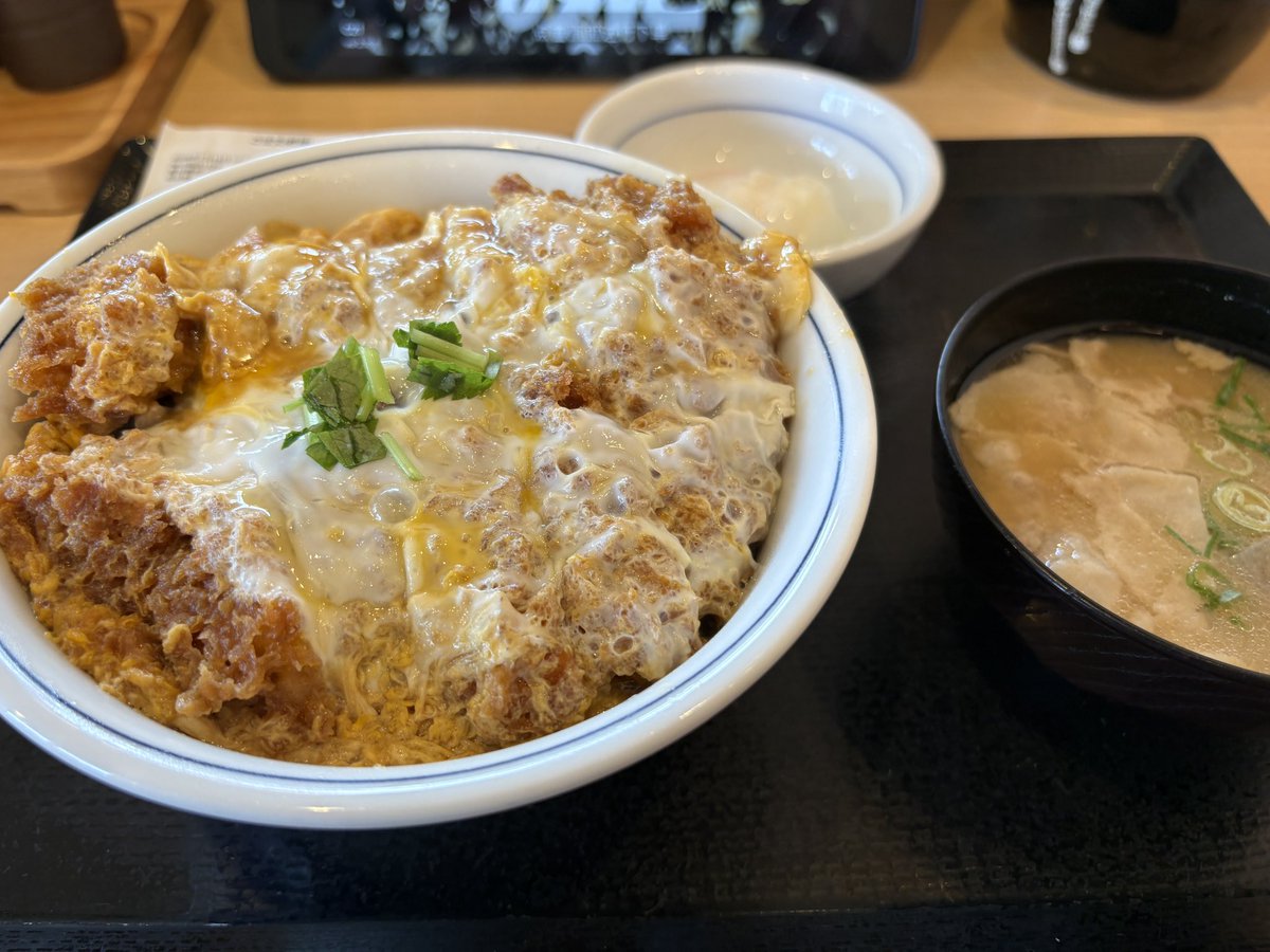 T_K_Spring's tweet photo. はやめのかつ丼😆 https://t.co/REUp4SpHrD