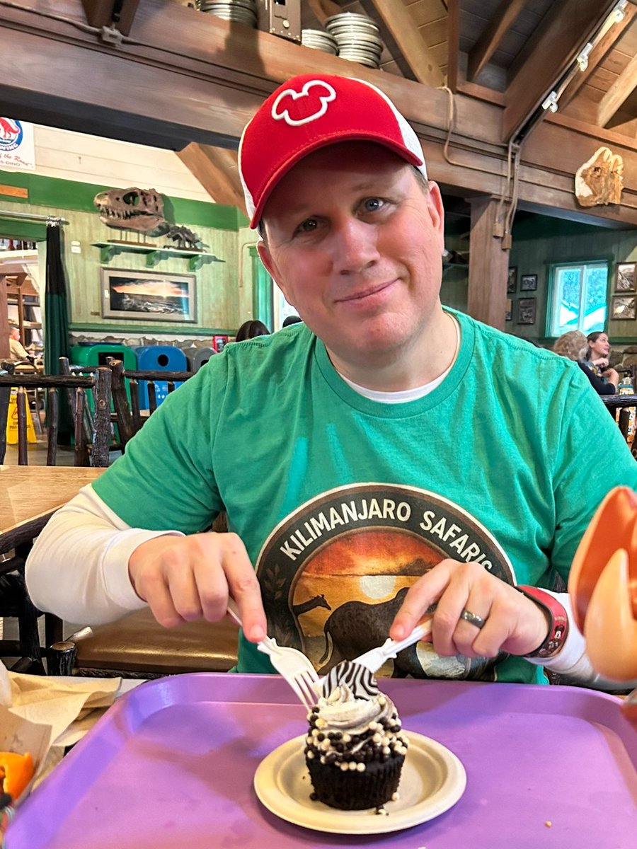 Disney Clips Guy tweet media