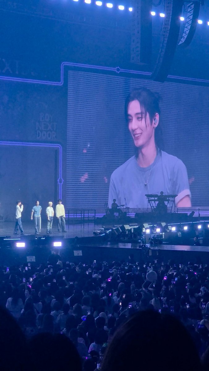 lovuuxg's tweet photo. 낙원 ••• ♡ https://t.co/i40mvNfCM5