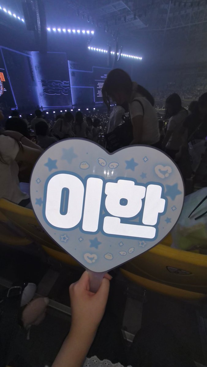 lovuuxg's tweet photo. 낙원 ••• ♡ https://t.co/i40mvNfCM5