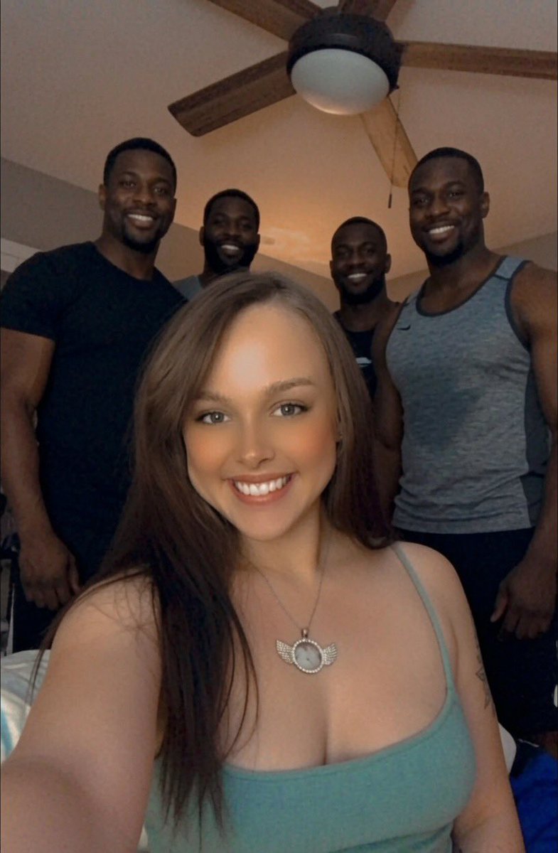 SnowbunnyTiarra's tweet photo. This is what my life is…..if anyone is good at it id like to see my pictures edited to make me a proper snowbunny Queen of Spades…..anything to do with niggas  type stuff #horny #edit #bbc #snowbunny #QoS #blacked #blacksonly #nowhites #dm #dmme https://t.co/7SBZfb8q5E