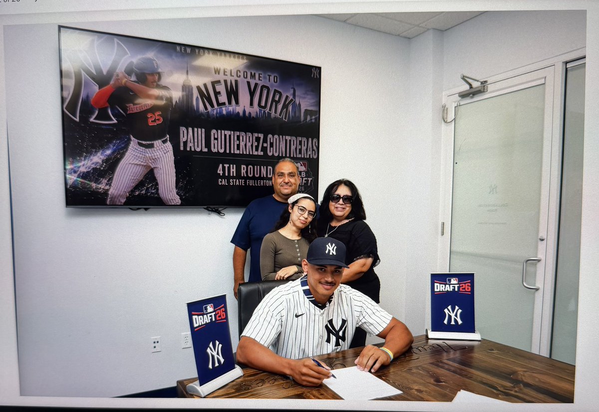 DeniseG46654393's tweet photo. Never stop dreaming and never stop working hard as it does pay off ⚾️⚾️NY Yankees…. https://t.co/6rx3p6F83G