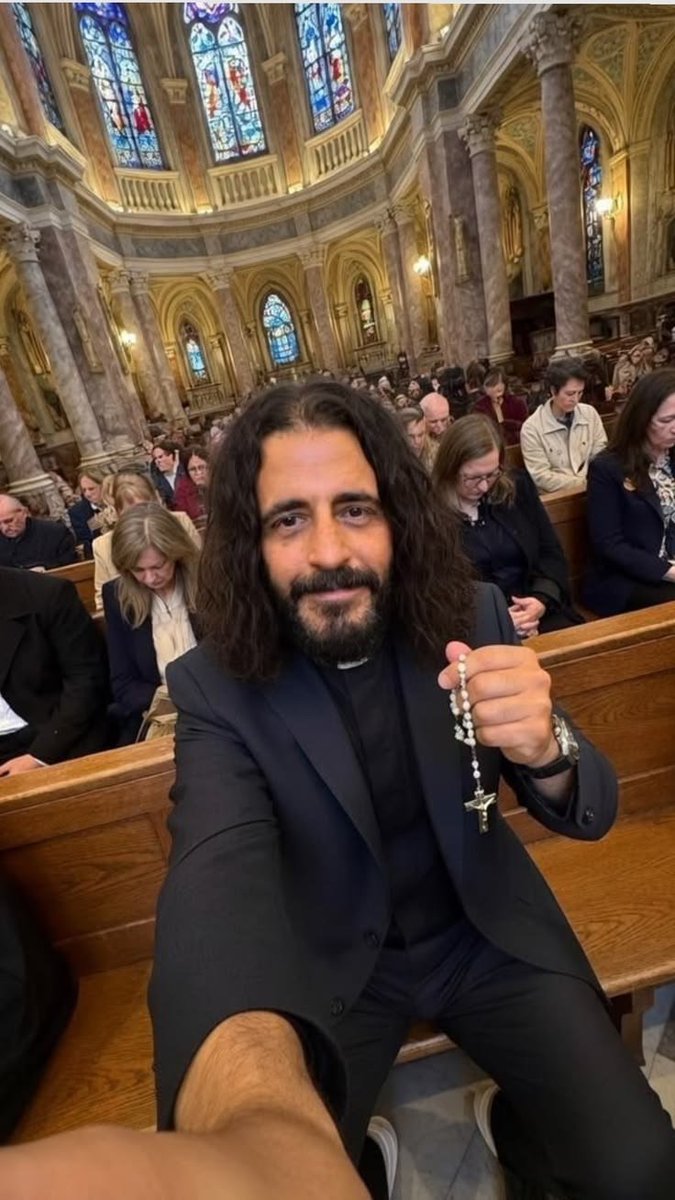 JustAdaugoijele's tweet photo. When you see this, pray your Rosary! https://t.co/FuwymmBHCC